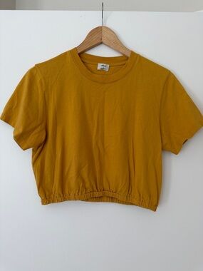 Aritzia Wilfred Mustard Cropped Tee Medium Spring Summer